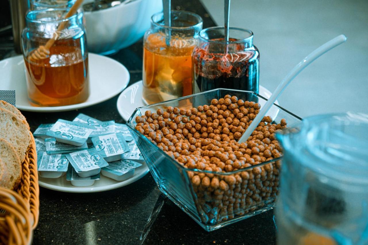 Methishotel Karsiyaka  المظهر الخارجي الصورة