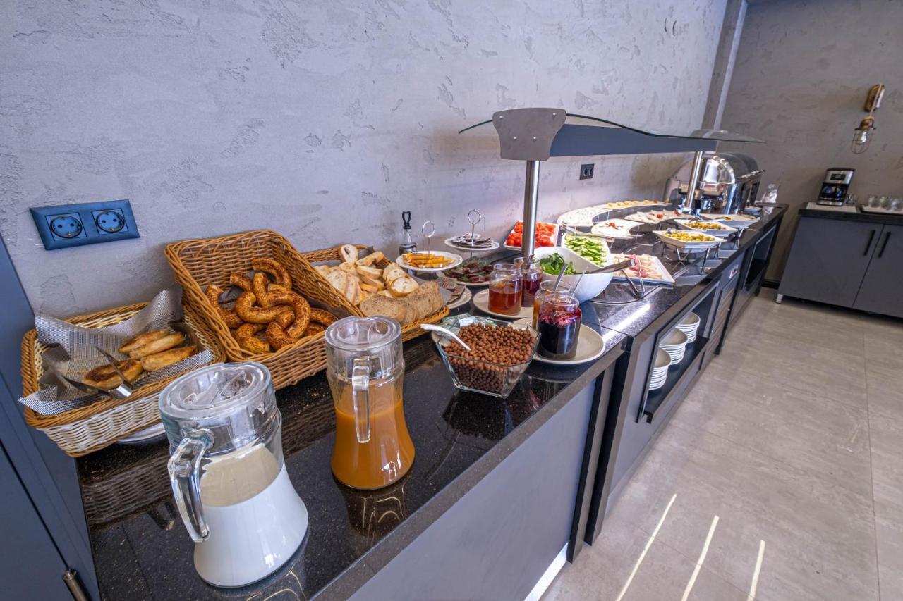 Methishotel Karsiyaka  المظهر الخارجي الصورة