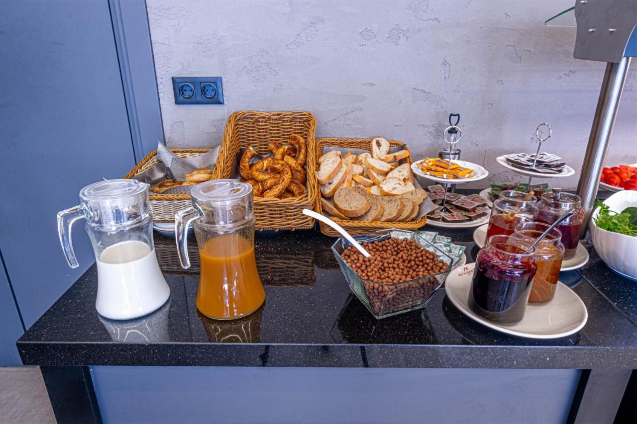 Methishotel Karsiyaka  المظهر الخارجي الصورة
